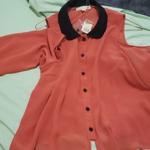 Long sleeve shirt with shoulder out